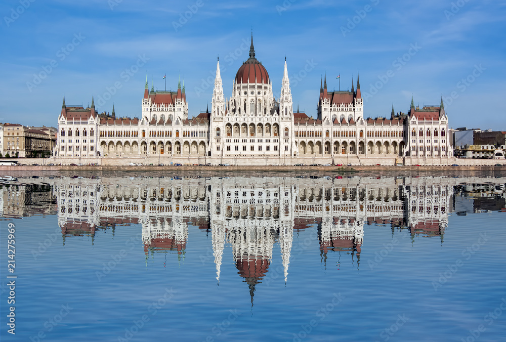 Fototapeta premium Hungarian Parliament Building with reflection in Danube river, Budapest, Hungary