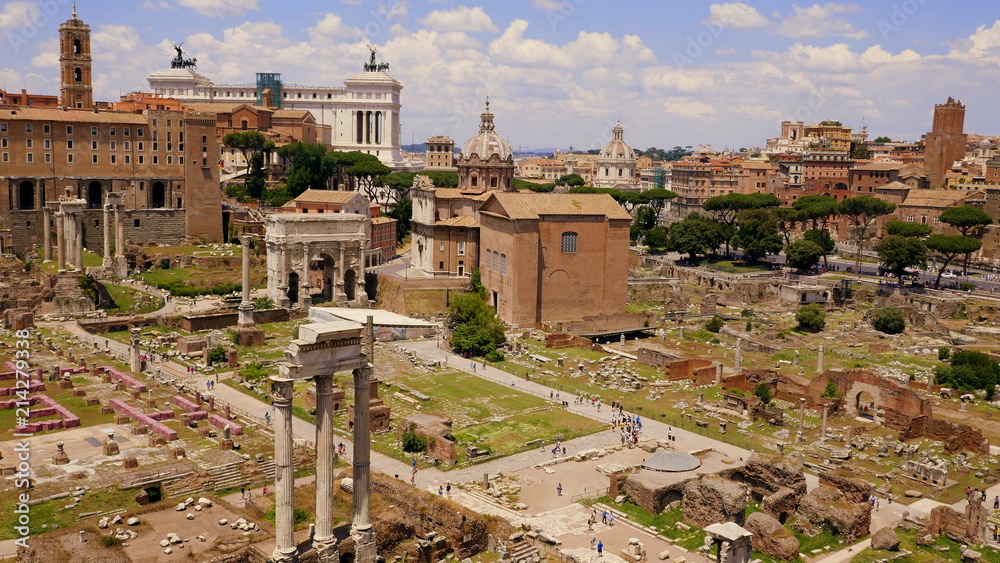 imposanter Blick vom Palatin auf das Forum Romanum  und Kapitol sowie Nationaldenkmal Emanuel II