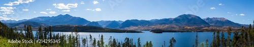 Fototapeta Naklejka Na Ścianę i Meble -  Lake and mountain panorama 