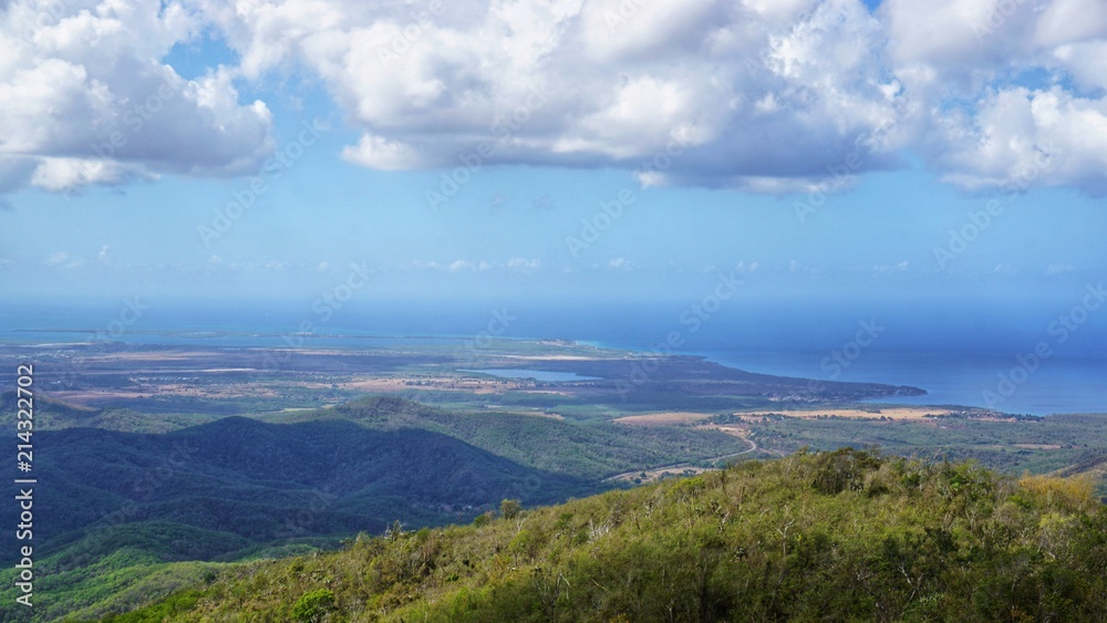 Aussicht von einem Berg im Topes de Collabntes auf Kuba