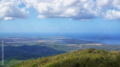 Aussicht von einem Berg im Topes de Collabntes auf Kuba © franziskahoppe