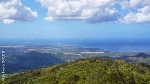 Aussicht von einem Berg im Topes de Collabntes auf Kuba © franziskahoppe