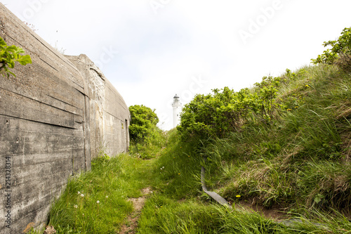 Bunkermuseum Hirtshals  hinten Leuchtturm  J  tland  D  nemark. Bunker des deutschen Atlantikwalls aus der NS-zeit