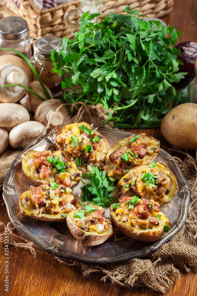 Baked potatoes stuffed with bacon, mushrooms and cheese Baked potatoes stuffed with bacon, mushrooms and cheese