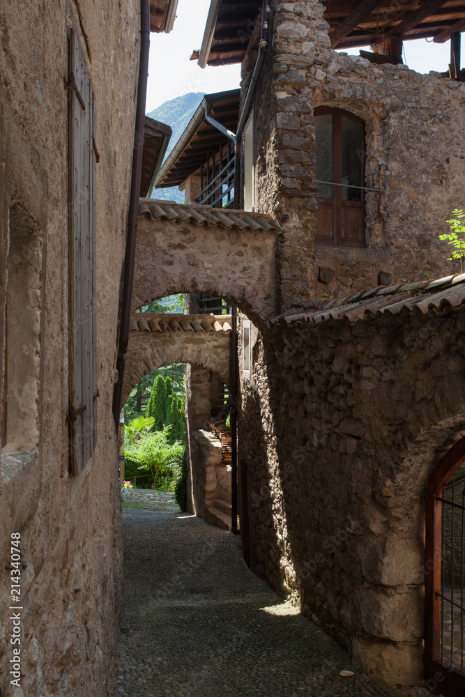 Fototapeta premium Medioevo in borgo antico Italia