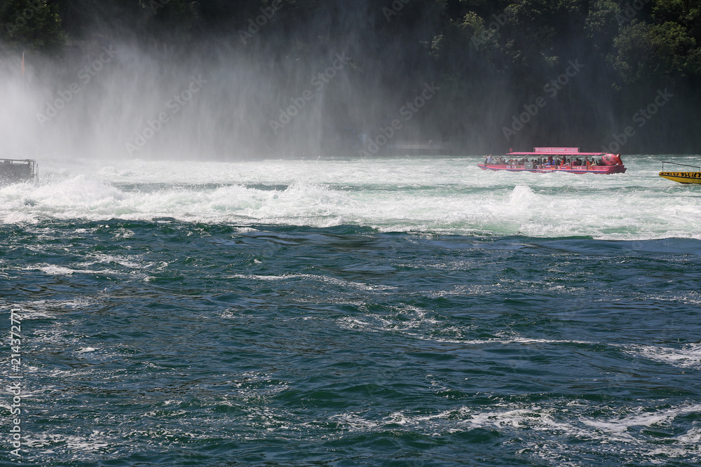 Fototapeta premium Am Rheinfall in Schaffhausen, Schweiz