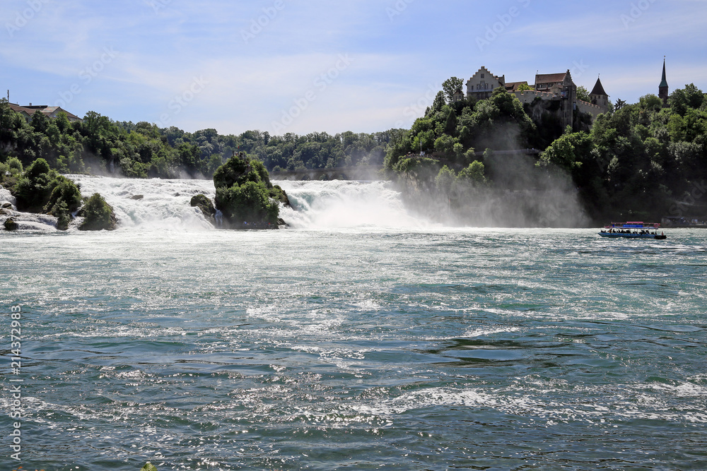 Am Rheinfall in Schaffhausen, Schweiz Am Rheinfall in Schaffhausen, Schweiz