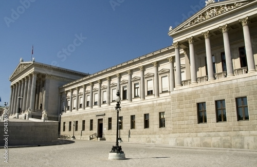 Vorderansicht des Wiener Parlamentsgebäudes