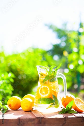 Cuadro en lienzo Summer fresh cold drink beverages