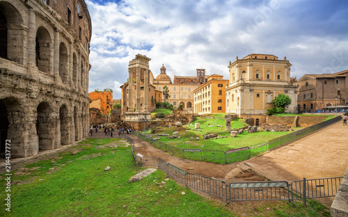 Obraz na płótnie Theatre of Marcellus (Teatro di Marcello) is an ancient open-air theatre in Rome, Italy. Rome architecture and landmark. w salonie