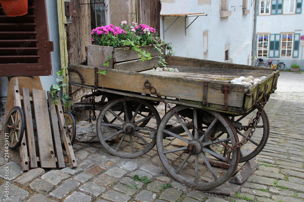 Ein alter Handwagen