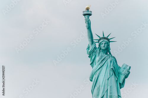 Freiheitsstatue New York Cits rechts hochformat Porträt © Sebastian