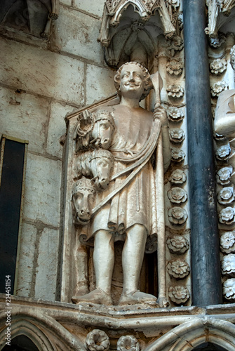 figuras puerta del reloj, catedral de toledo