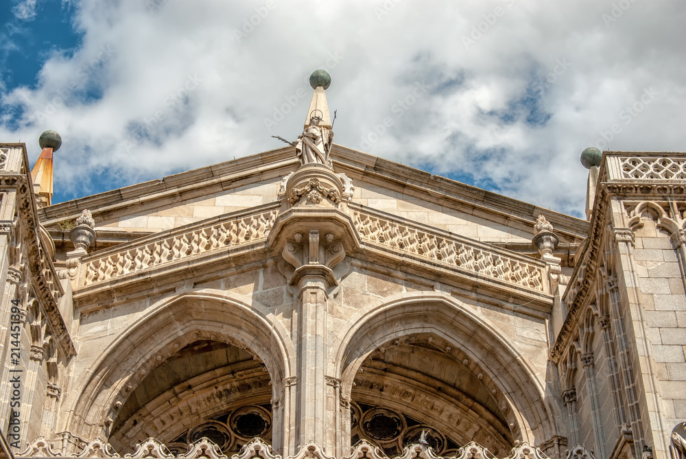 Detalle de la puerta de Toledo, con el Salvador