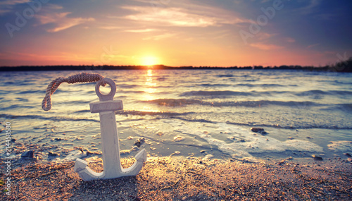 Fototapeta Kotwica na bałtyckiej plaży