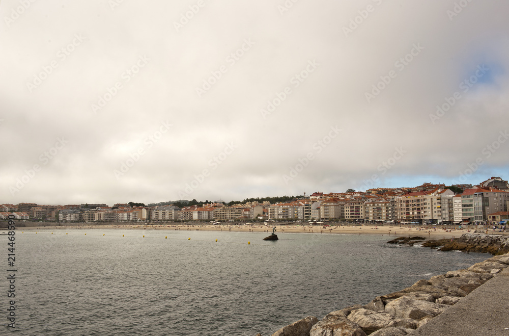Bucht und Uferpromenade von Sanxenxo (Sangenjo), Provinz Pontevedra, Rias Bajas, Galicien, Spanien