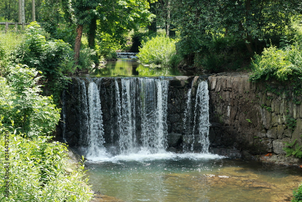 Fototapeta premium CASCADE DE RIVIERE 