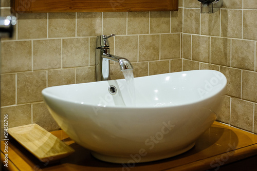 The washbasin of ceramics