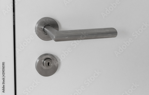 Door handle with lock