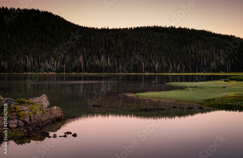Sparks Lake in Central Oregon Cascade Lakes Highway, a popular outdoors vacation destination © mdurson