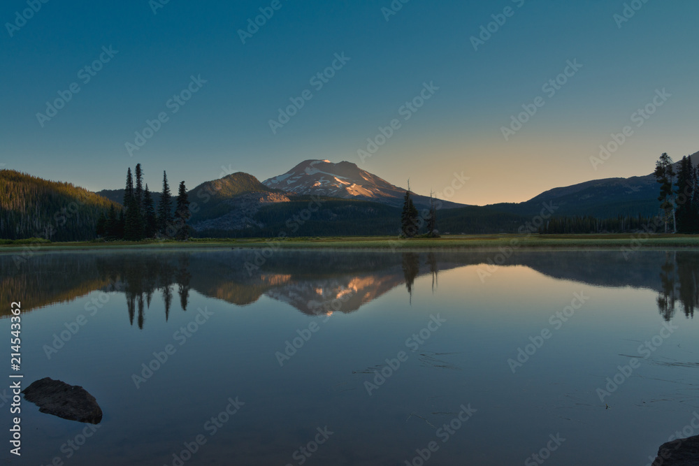 Sparks Lake in Central Oregon is a popular destination for outdoor enthusiasts, paddle boarders and kayakers 
