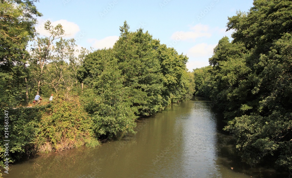 Radweg an der Oker bei Braunschweig