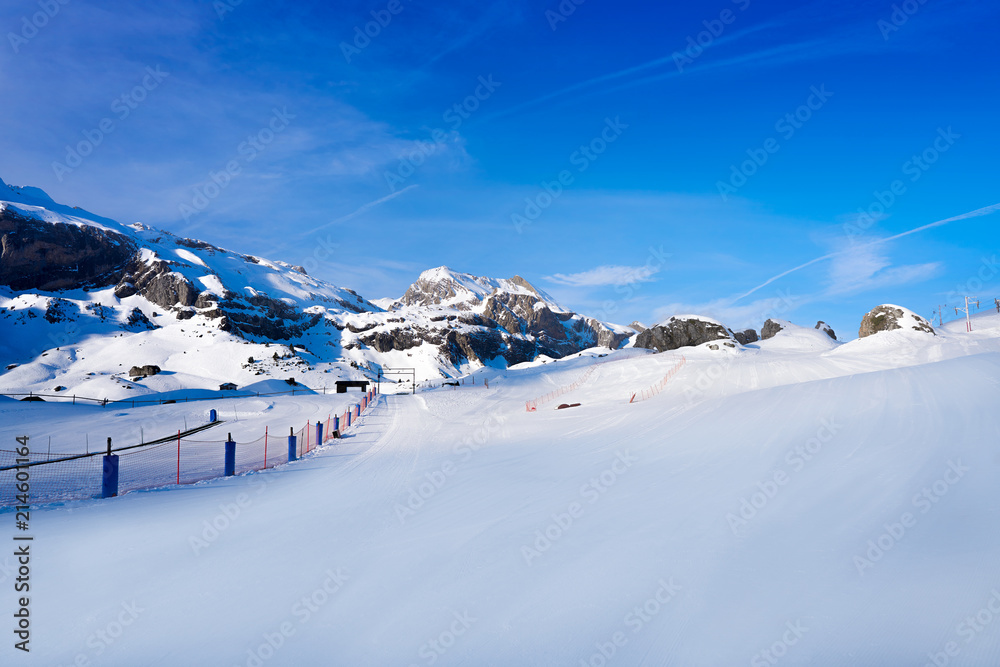 Candanchu ski in Huesca on Pyrenees Spain Candanchu ski in Huesca on Pyrenees Spain