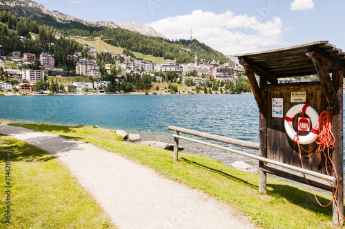 St. Moritz, St. Moritzersee, Seenplatte, Oberengadin, Engadin, Alpen, Seeufer, Uferweg, Wanderweg, Rettungsring, Graubünden, Sommer, Schweiz photo