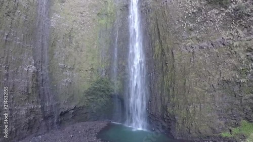 Hi'ilawe Waterfall, Hawai'i photo