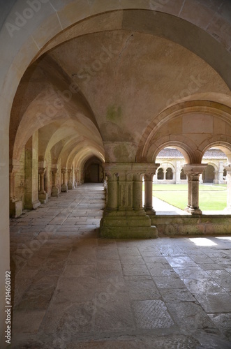 CLO  TRE ABBAYE DE FONTENAY  12   me Si  cle  Cote d Or BOURGOGNE FRANCE