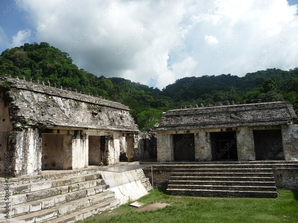 rovine di un'antica città Maya
