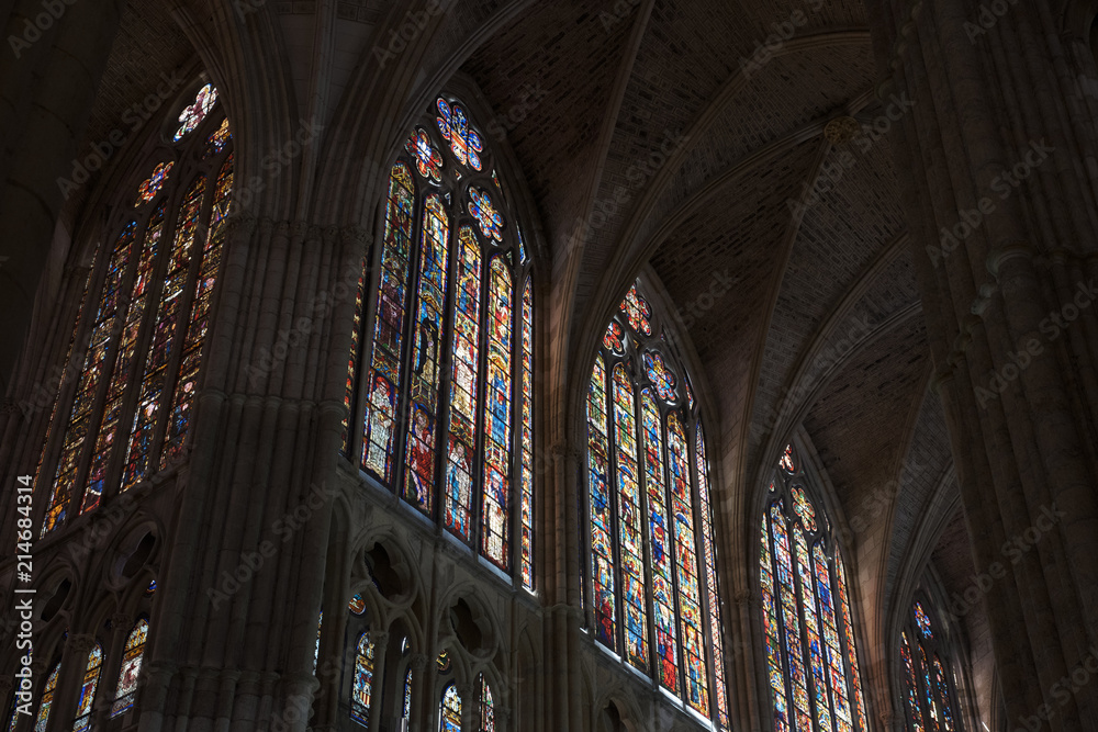 Farbige Fenster in der Kathedrale in León, Castilla y León, Spanien