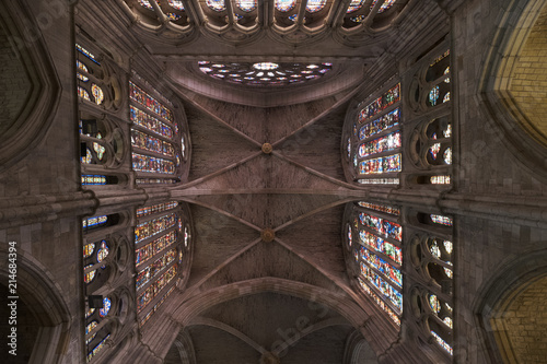 Farbige Fenster in der Kathedrale in León, Castilla y León, Spanien