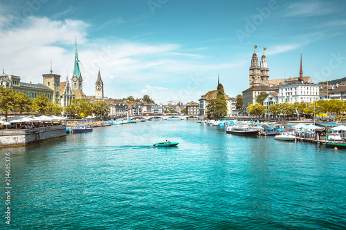 Obraz na płótnie Zürich skyline with Limmat river in summer, Switzerland w salonie