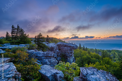 Obraz na płótnie Sunrise view from Bear Rocks Preserve in Dolly Sods Wilderness, Monongahela National Forest, West Virginia. w salonie
