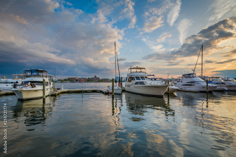 Sunset on the waterfront, in Fells Point, Baltimore, Maryland