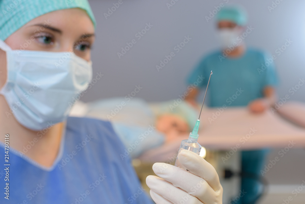 needle to be injected to the patient needle to be injected to the patient