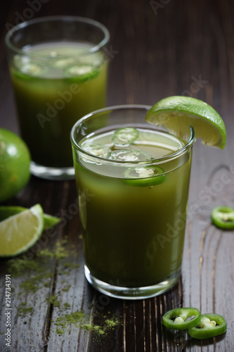 iced green tea with lime and green chilli