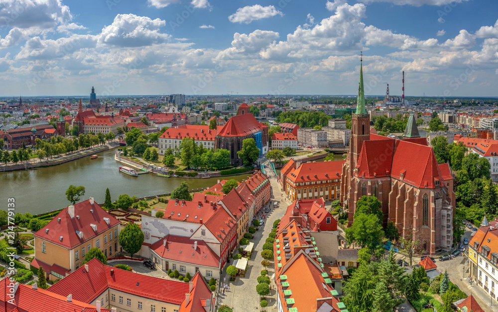 Naklejka premium Widok z katedry na rzekę i zabudowę - Wrocław, Polska