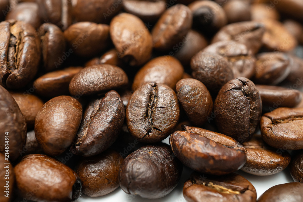 Fototapeta premium roasted coffee beans background