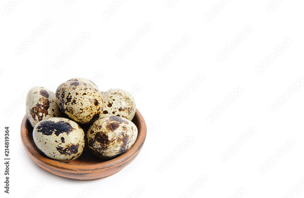Obraz premium Fresh quail eggs in a bowl
