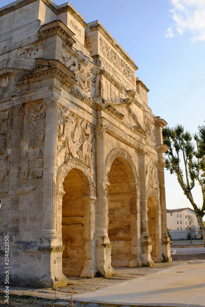  The Triumphal Arch of Orange (French: Arc de triomphe d'Orange) is a triumphal arch located in the town of Orange, southeast France