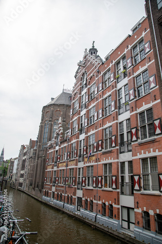 Downtown Amsterdam, Netherlands © Vollverglasung