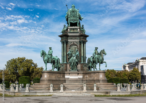 Maria Theresia Denkmal, 1888 in Wien, Rückansicht