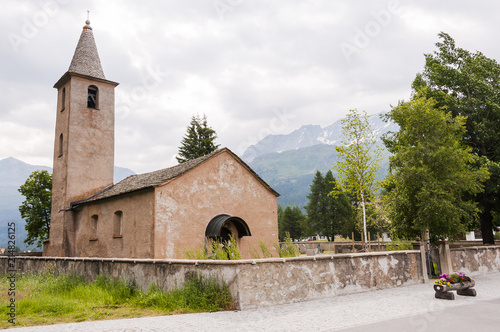 Sils, Segl, Baselgia, St. Lorenz, Kirche, Oberengadin, Engadin, Bergdorf, Silsersee, Seenplatte, Wanderweg, Alpen, Graubünden, Sommer, Schweiz photo