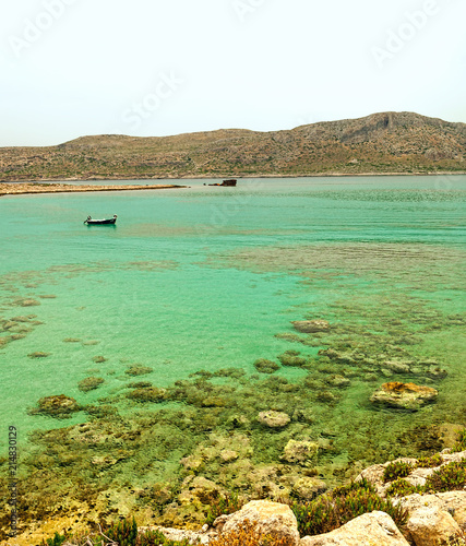 Fototapeta Naklejka Na Ścianę i Meble -  Crete. Fort Gramvousa. The azure waters around the island