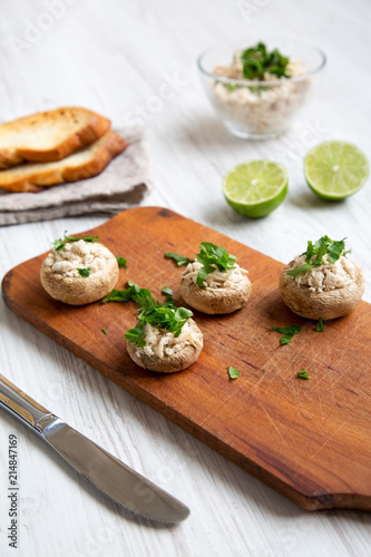 Mushroom and chicken puree with lime and toasts, side view.