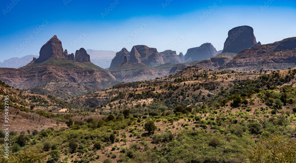 Fototapeta premium Äthiopien - Landschaft auf der Fahrt vom Sämen-Nationalpark nach Aksum