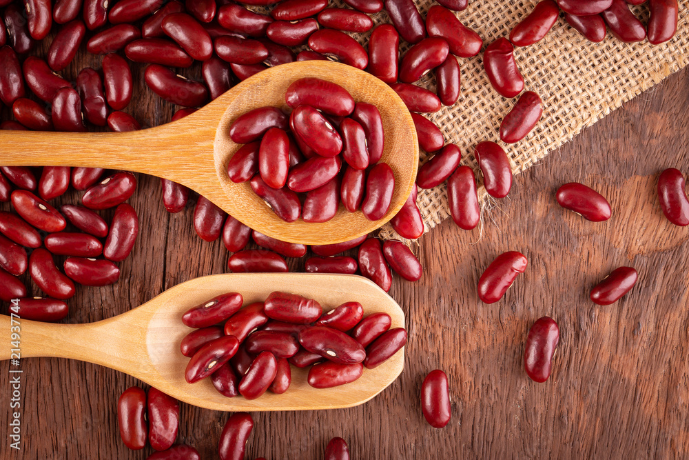Red kidney beans in wooden