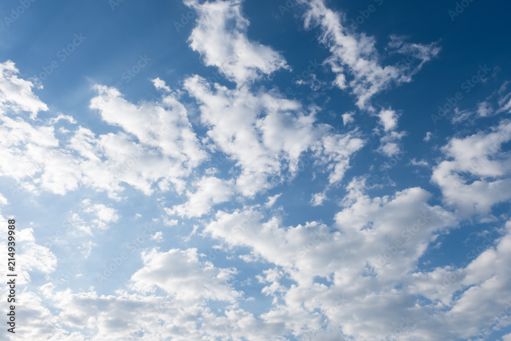 Obraz premium White clouds in summer blue sky